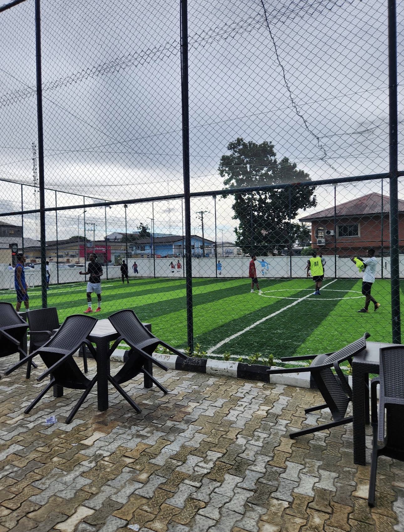 Monaliza Tennis Club seating